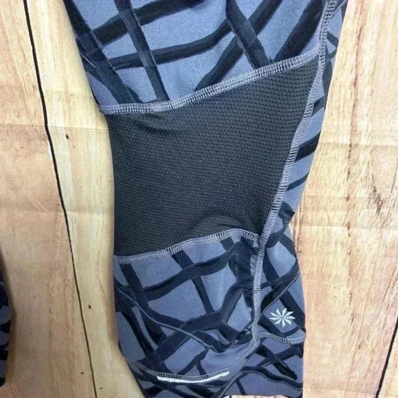 *Athleta Splash Relay Cropped Bamboo Print Gray Size S - Picture 11 of 12